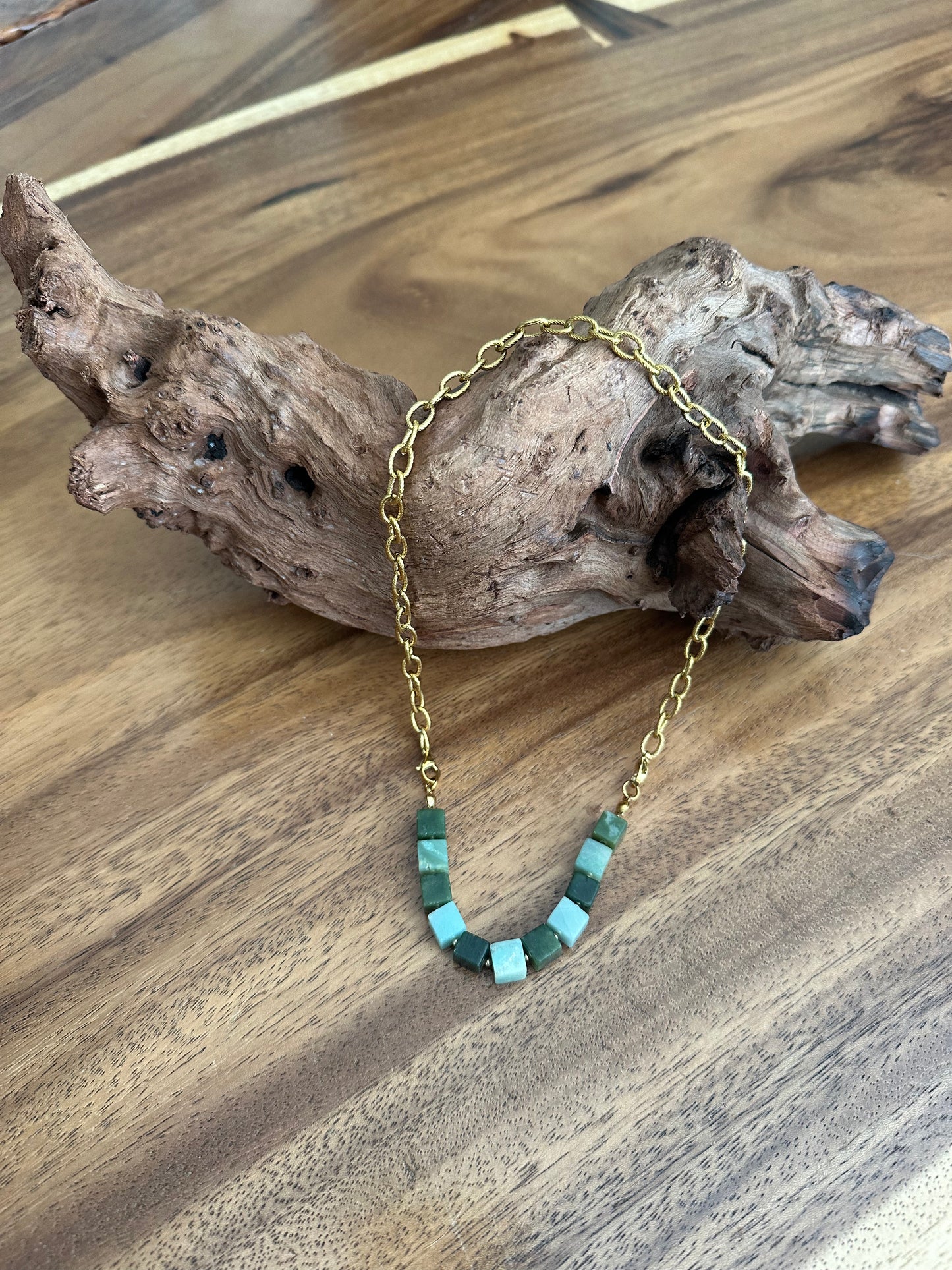Coastal Line Isle Bar Necklace